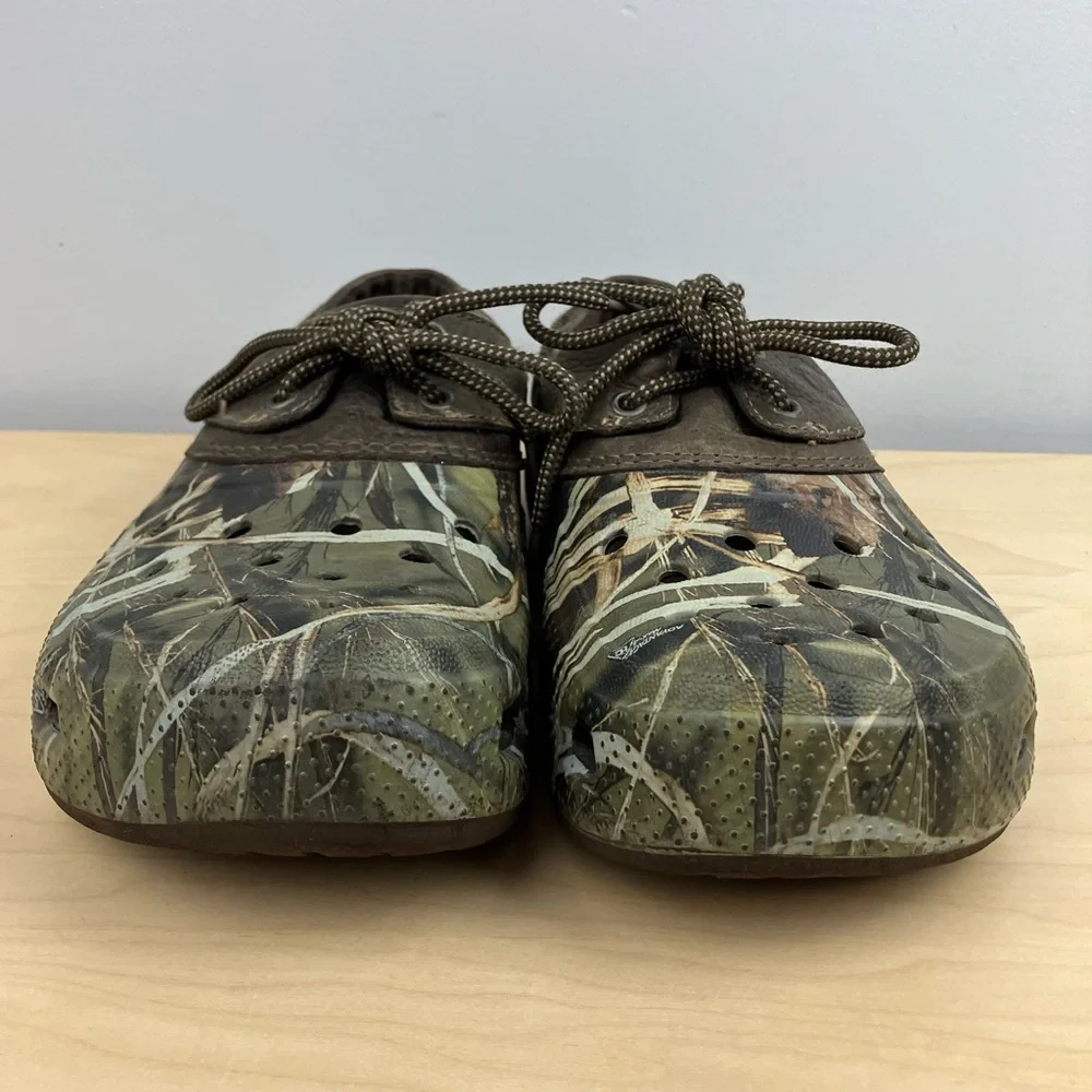 Crocs Men’s Size 9.0 Islander Pitcrew Brown Leather Camo Clogs Advantage Max-4HD